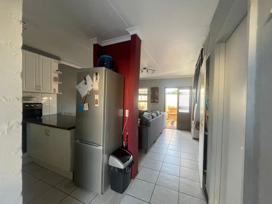 To Let 2 Bedroom Property for Rent in Parklands Western Cape